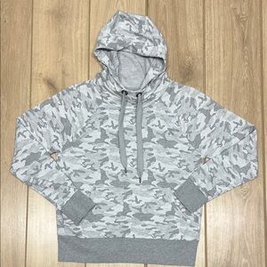90 Degree By Reflex Men's Gray Camouflage Hoodie